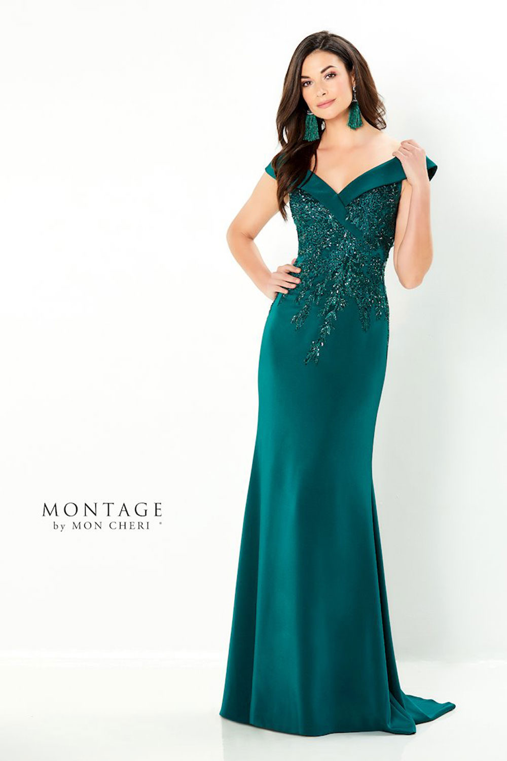 Fit & flare, off the shoulder, comes in navy blue & emerald